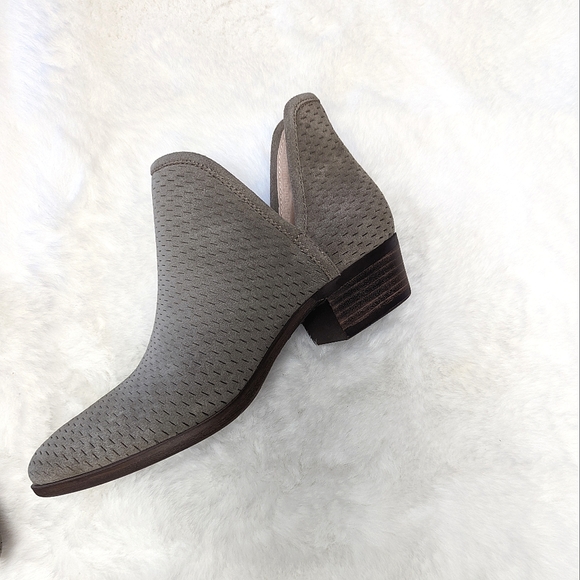 Lucky Brand Perforated Suede Block Heel Booties Size 9.5 - Picture 4 of 7